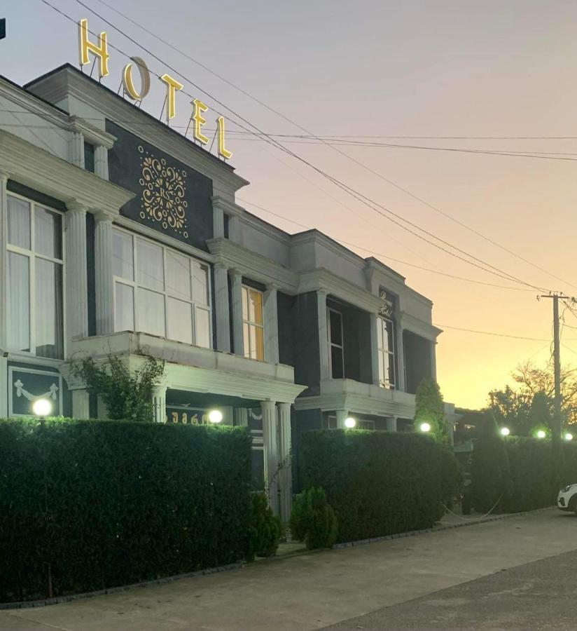 River S Hotel Zugdidi Exterior photo