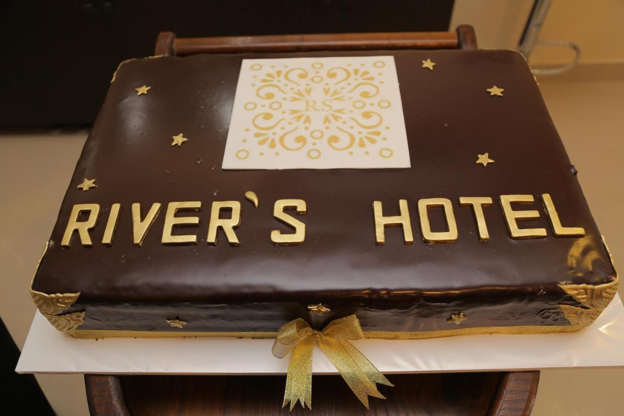 River S Hotel Zugdidi Exterior photo